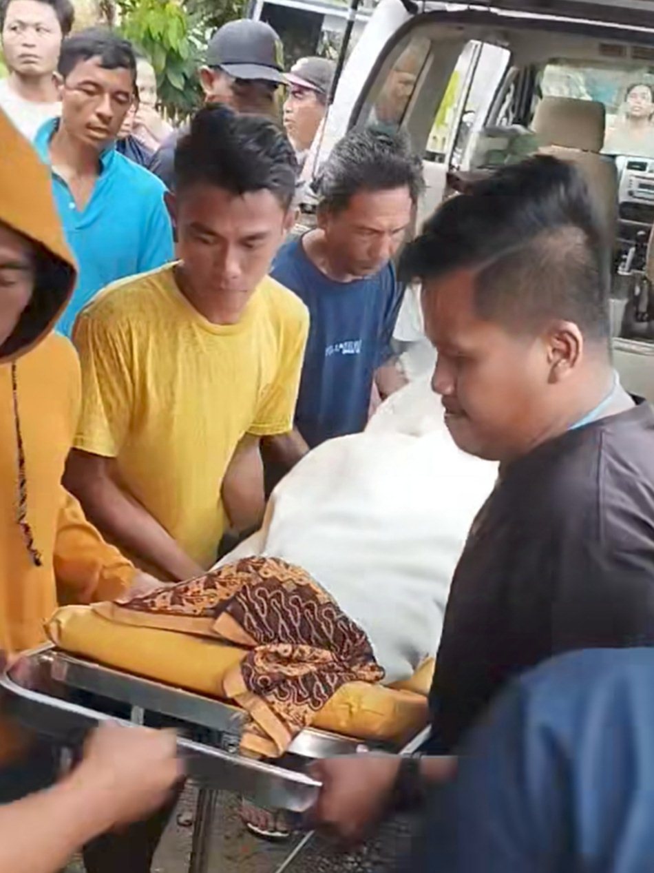 KJorban saat dfibawa ke rumah duka (F:Medsos)