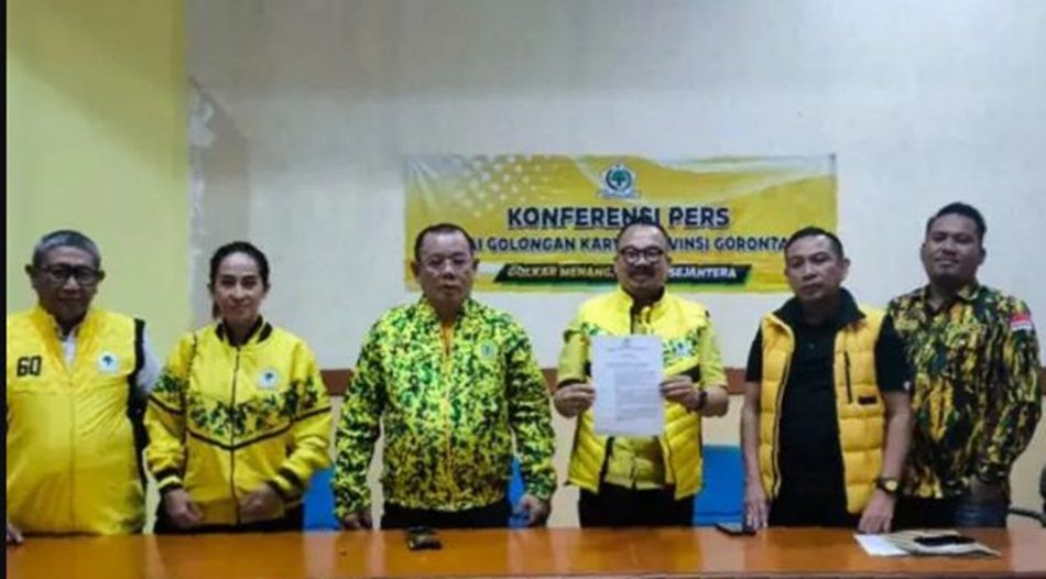 Penguirus DPD I Partai Golkar saat menggelar konferensipers pemecatan Marten Taha (F:ist)
