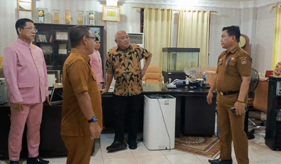 Wabup Tonny Junus saat resmi mengawali tugasnya (F:hms)