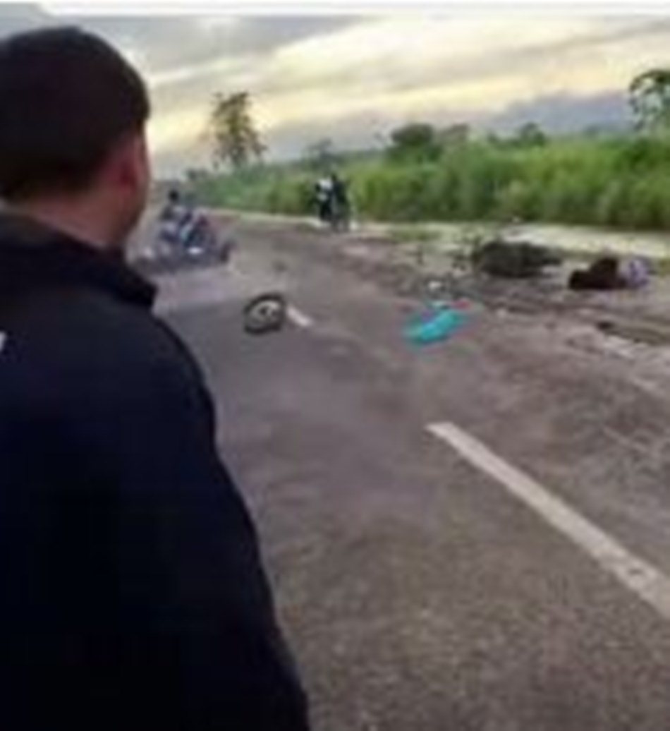 Suasana di lokasi tabrakan seorang remaja saat balap liar di Paguyaman (F:tangkapan Layar)