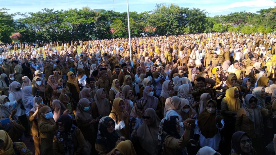 Ribuan ASN Bone Bolang saat menghadiri apel perdana (F:Anthx)