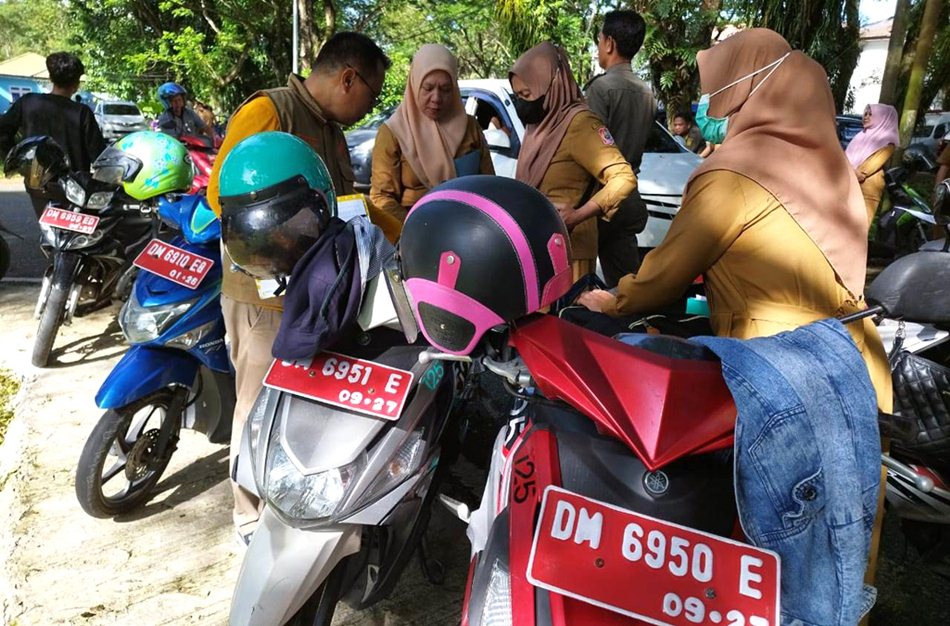 Pendataan aset kendaraan dinas yang dilaksanakan Pemkab Bone Bolango.(F:AKP)