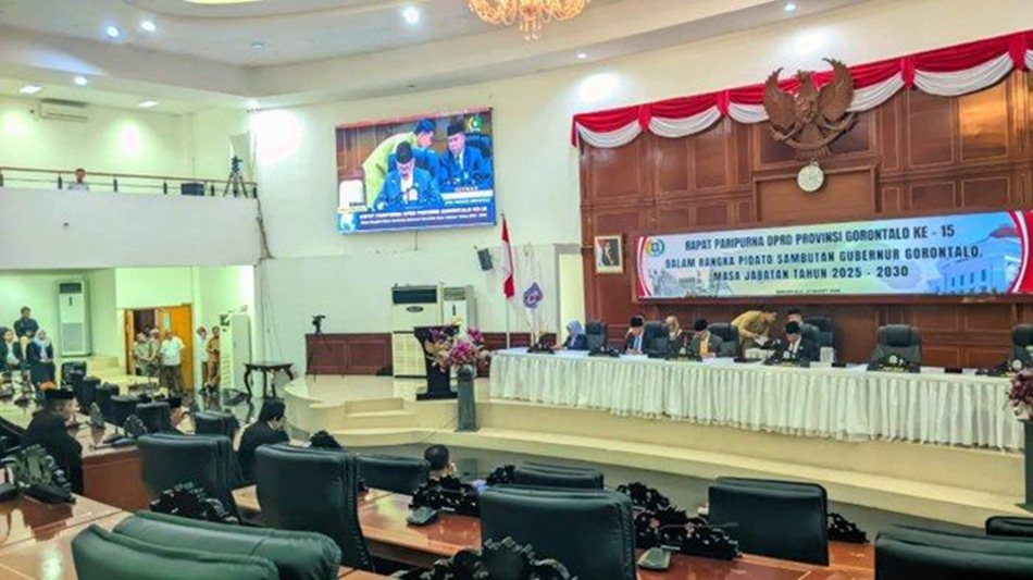 Rapat paripurna DPRD provinsi Gorotalo yang sepi karena sebagian besar Aleg absen (F:ist)
