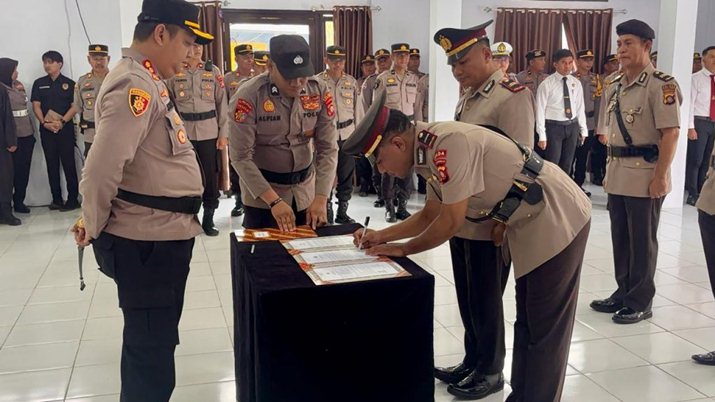 Kapolres Boalemo, AKBP Sigit Rahayudi, S.IK, pimpin sertijab di lingkungan Polres Boalemo.(F:Hms-pol)