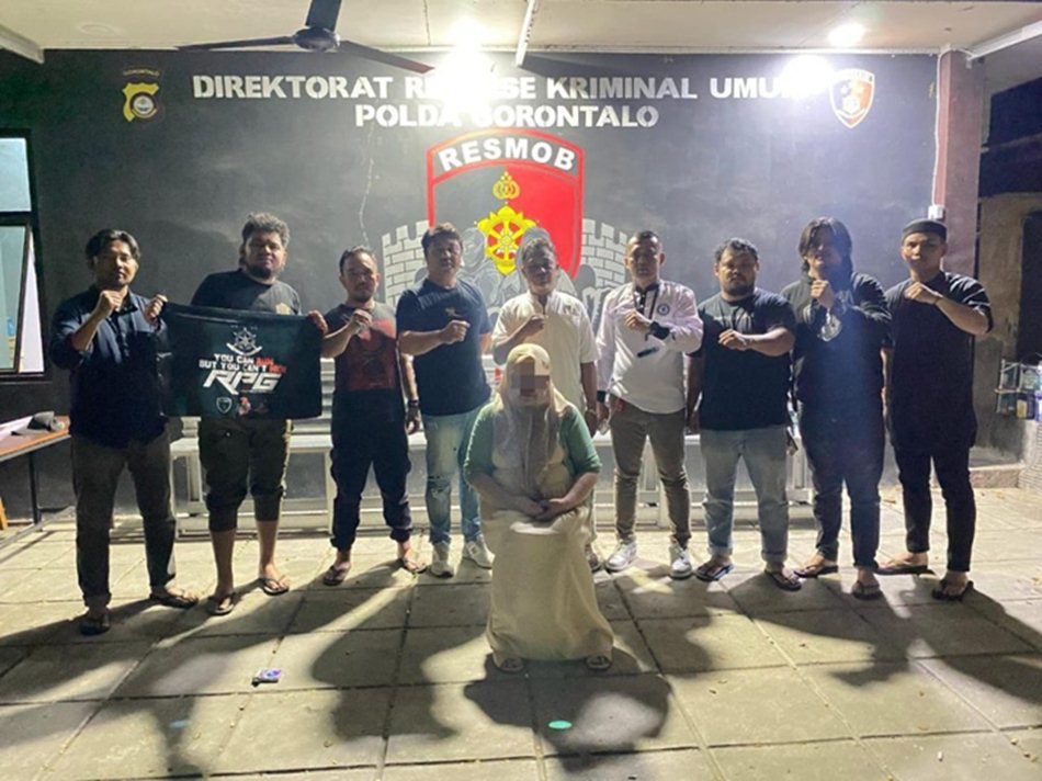 Tim Resmob Otanaha Polda Gorontalo berhasil menangkap seorang pegawai negeri sipil (PNS) berinisial YO alias Nana.(F:hms-Pol)