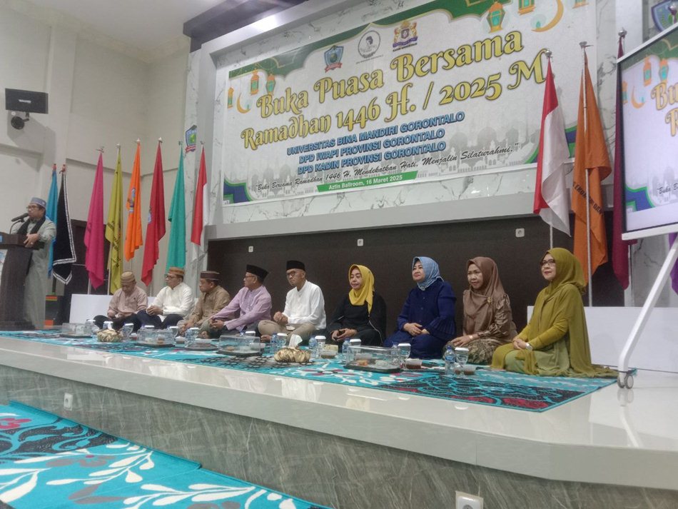 Buka puasa  UBM, KADIN, dan IWAPI Gorontalo.(F:hms)
