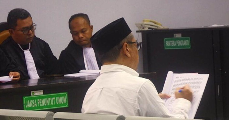 Hamim Pou saat sidang dengan agenda  Eksepsi terdakwa (F:ist)