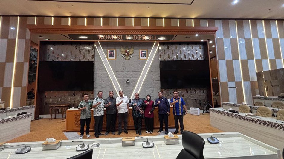 Jajaran Komisi II DPRD Provinsi Gorontalo saat mendatangi Komisi V DPR RI untuk perjuangkan anggaran Infrastruktur Gorontalo.(F:humas)