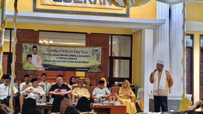 Buka puasa bersama anak yatim diahdiiri Ketua DPD I Partai Golkar Rusli Habibie.(F:Ist)