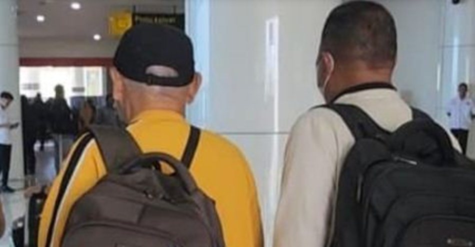 kontraktor jalan Panjaitan saat tiba di Bandara Djalaludin Gorontalo (F: ist)