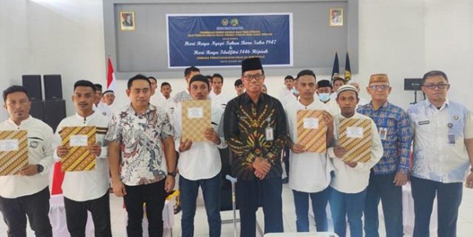 Pemberian remisi oleh Kepala Lapas Kelas II A Gorontalo, Sulistyo Wibowo.(F:humas)