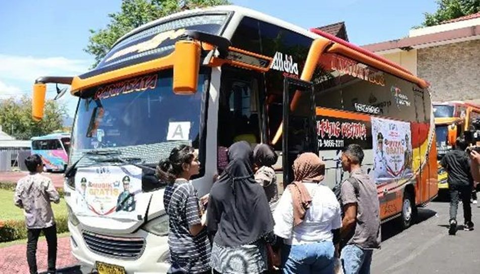 Arus mudik di terminal malalayang tujuan Gorontalo dan Sulteng keningkat jelang Idulfitri >(F:ist)