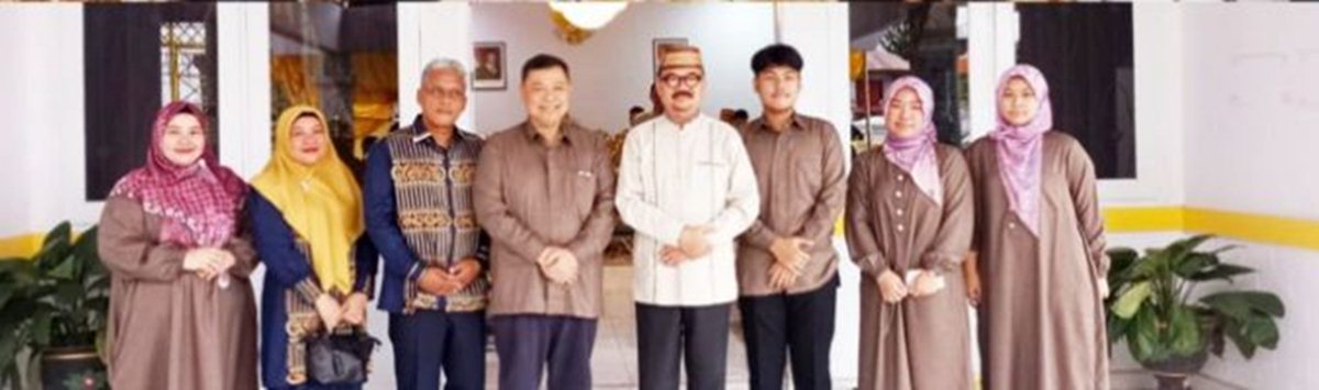 Bandara Djalaludin Siap Dukung Embarkasi Haji Penuh,  Kepala Bandara Joko Harjani temui Thomas Mopili minta Dukungan DPRD.(F:humas)