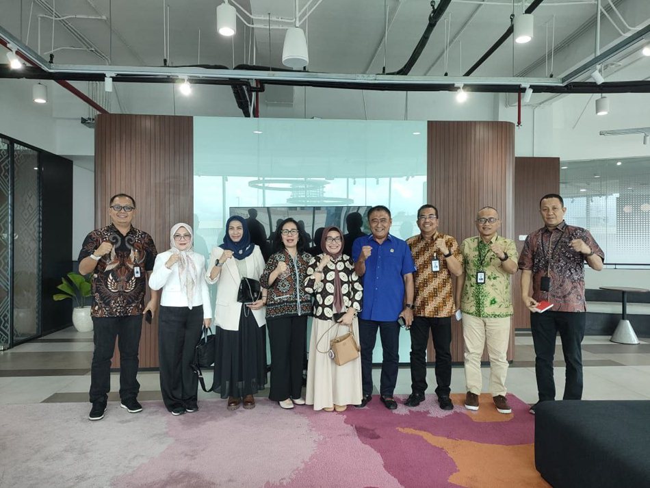 jajaran Komisi II DPRD Provinsi Gorontalo saat berdialog dengan Direksi BSG (F:humas)