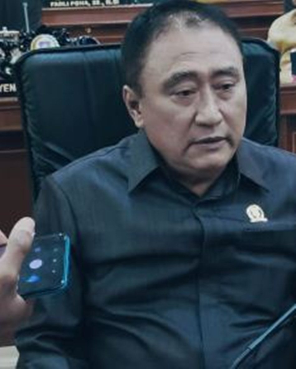 ketua Komisi II Deprov Mikson Yapanto.(F:dok)
