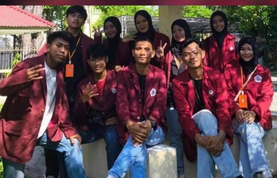10 mahasiwa KKN UNG yang terseret arus sungai.(F:ist)