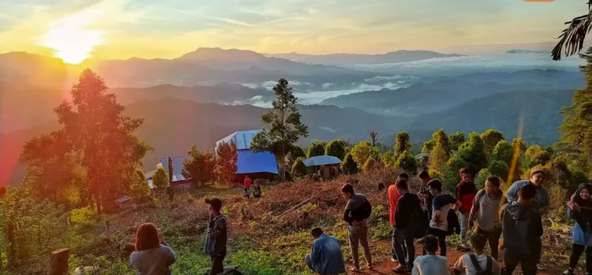 Matahari terbit di Puncak Dulamayo (Arfandi/Liputan6.com)