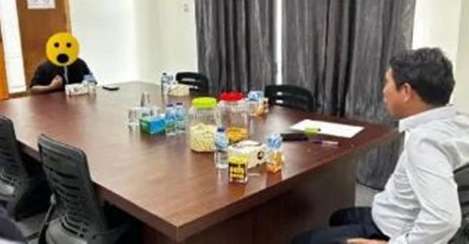 Anggota BK,  Umar Karim, S.IP saat melakukan pemeriksaan .(F:Ist)