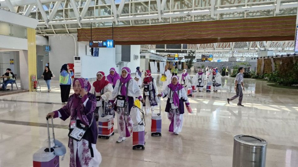 jemaah haji yang tergabung dalam Kelompok Terbang (Kloter) 30 UPG saa ransi di Makasar.(F:kemenag)