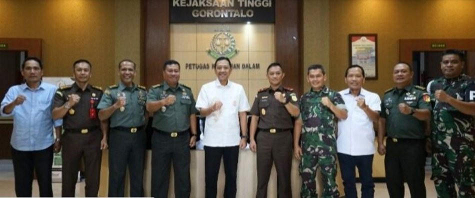 kegiatan diakhiri dengan sesi foto bersama yang mencerminkan soliditas,   keharmonisan, dan keseriusan kedua institusi dalam memperkuat sinergi.(F:Kapenrem)