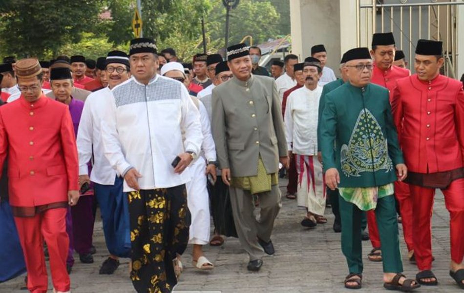 Ridwan Monoarfa dan Para Tokoh Gorontalo Rayakan Idul Adha di Momen Spiritual dan Kepedulian.(F:humas)