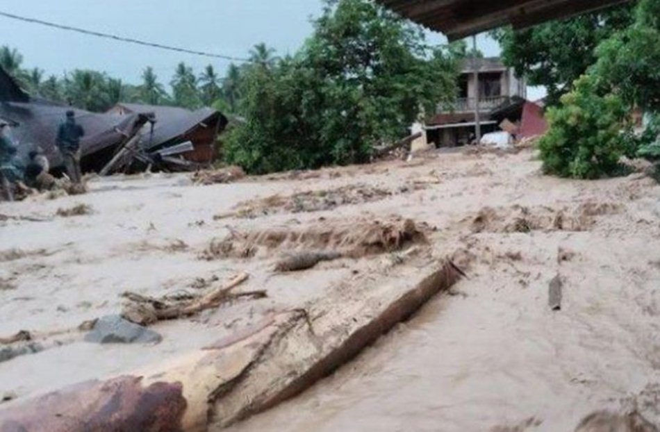 Banjir bandang menerjang permukiman Komunitas Adat Terpencil (F: Ist)