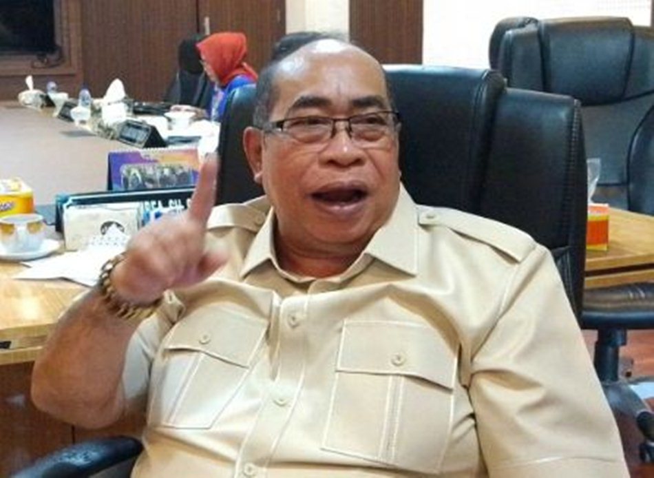 Wali Kota Adhan Dambea (F:dok)