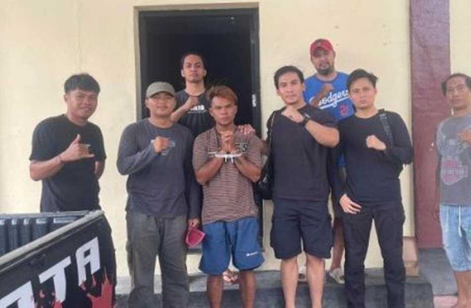 pemuda yang diduga nyaris memperkosa seorang remaja perempuan di Desa Taluduyunu, Kecamatan Taluduyunu, Kabupaten Pohuwato.  Berhasil diciduk aparat Kepolisian.(F:hms-Pol)