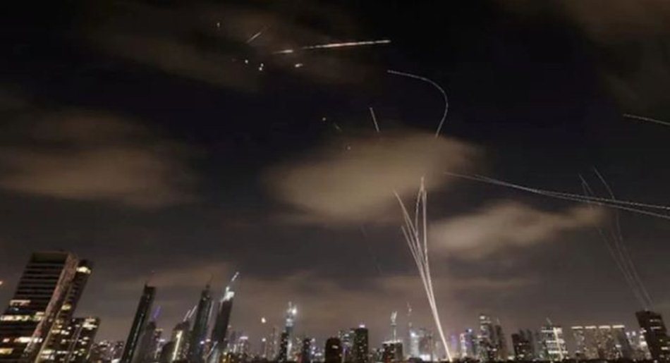 Eskalasi saling serang antara Iran dan Israel meningkatkan kekhawatiran pecahnya perang  besar di Timur Tengah. (Reuters)