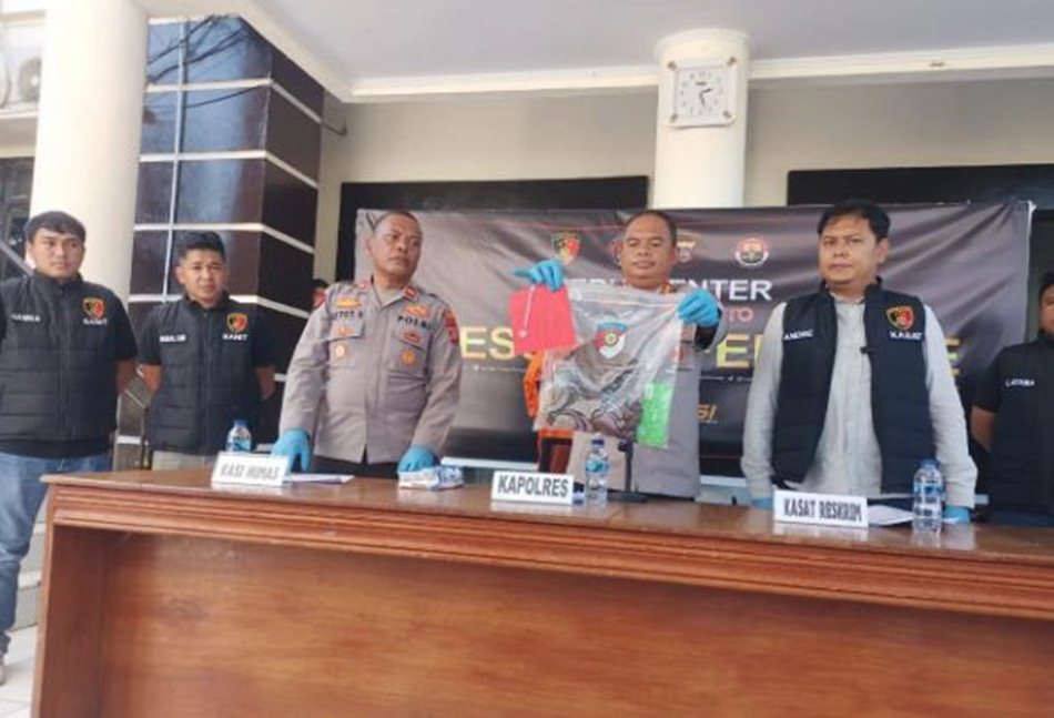 Kepolisian Resor Pohuwato resmi menetapkan tiga tersangka utama dalam kasus penyerangan bersenjata yang terjadi di lokasi Pertambangan Emas Tanpa Izin (PETI) Kilometer 18, Popayato Barat.(F : Hms-Pol)