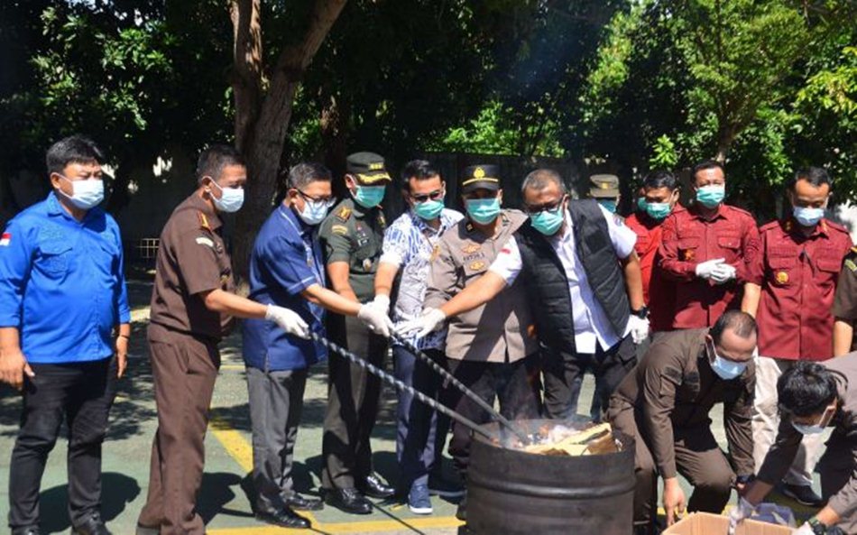 pemusnahan barang bukti dari 59 perkara pidana resmi digelar Kejari Kota Gorontalo.(F:Ist)