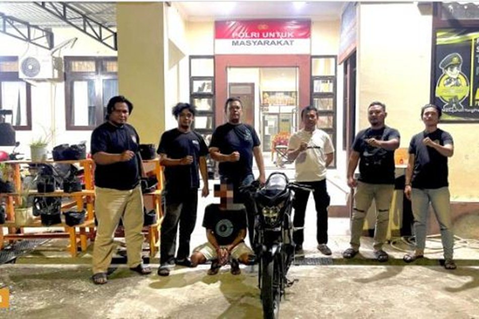 Pelaku diketahui berinisial ILM (27), warga setempat yang tak lain adalah teman dari korban.(F : hms-pol)