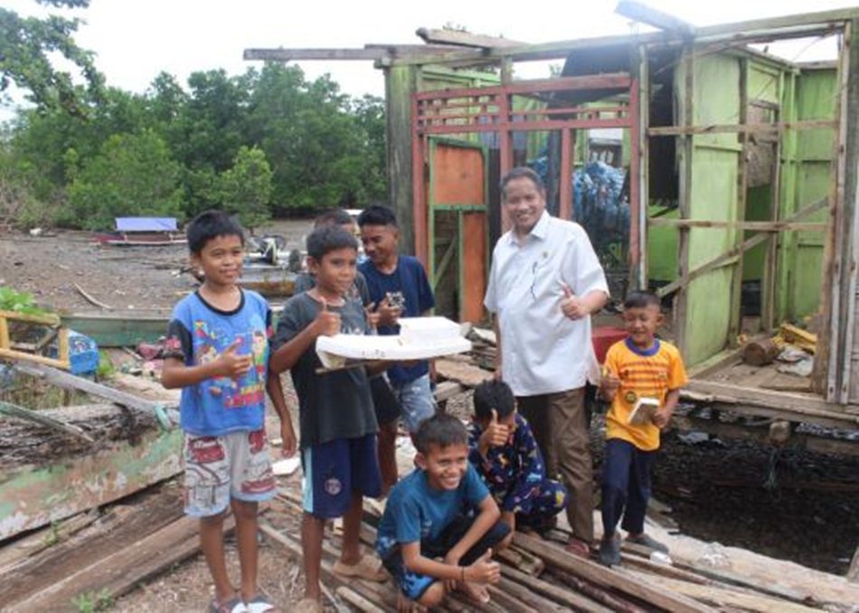 Wakil Ketua I DPRD Provinsi  Gorontalo, Ridwan Monoarfa, saat melakukan kunjungan kerja ke Dusun Hulapa, Desa  Bulalo, Kecamatan Kwandang.(Setwan)