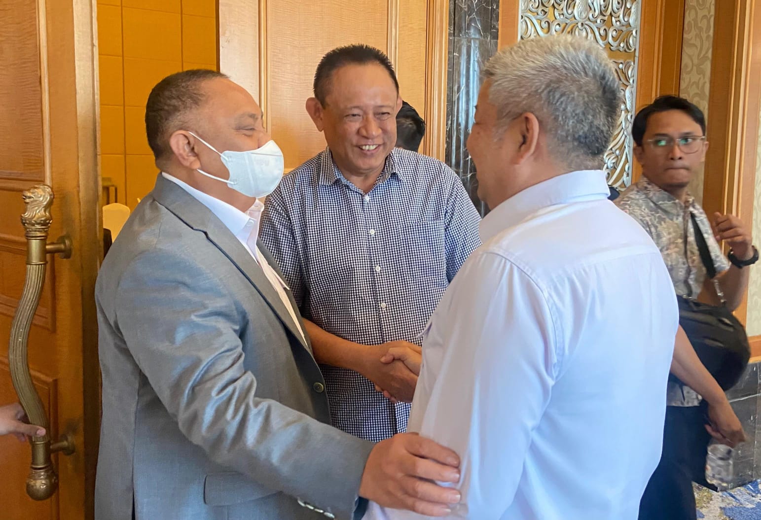 Gubernur Gorontalo Gusnar Ismail, Anggota DPR RI Komisi XII Rusli Habibie/beritagorontaloprov.