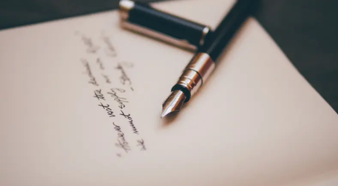 Ilustrasi puisi, pantun. (dok. Foto &Aacute;lvaro Serrano/Unsplash)