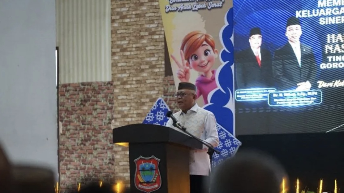 Bupati Gorontalo Sofyan Puhi pada peringatan Hari Keluarga Nasional (Harganas) ke-32 tingkat Kabupaten Gorontalo yang digelar oleh Dinas Pengendalian Penduduk dan Keluarga Berencana (DPPKB)
