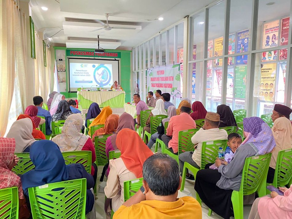 Puskesmas Paguyaman menggelar Lokakarya Mini Lintas Sektor Triwulan   2 (F: Hms)