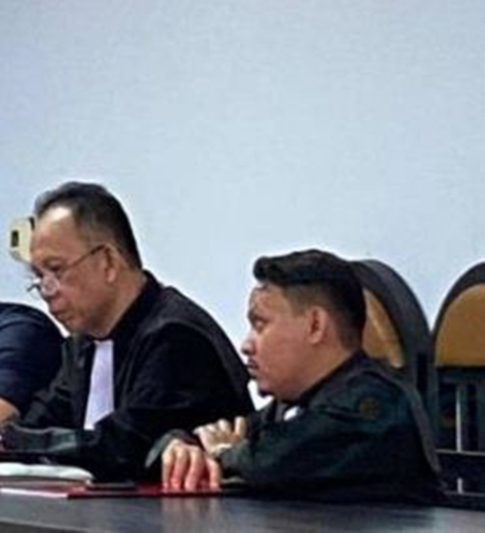 Tim kuasa hukum Donal Taliki, SH, didampingi rekannya Trisno Kamba, SH.(F:dok)
