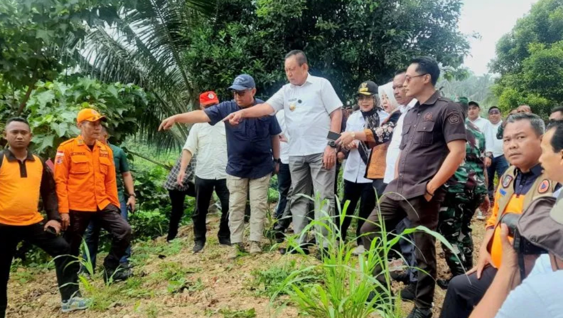 Gubernur Gorontalo pastikan perbaikan jalan rusak di Paguyaman Pantai