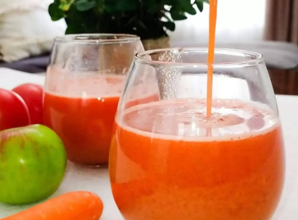 Jus Wortel dan Tomat (Instagram @resep.jsr)