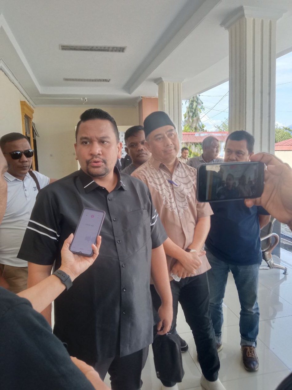 kuasa hukum terdakwa Hamim Pou, yakni Pangeran Tampubolon, SH, S.I.Kom.(F:Gp)