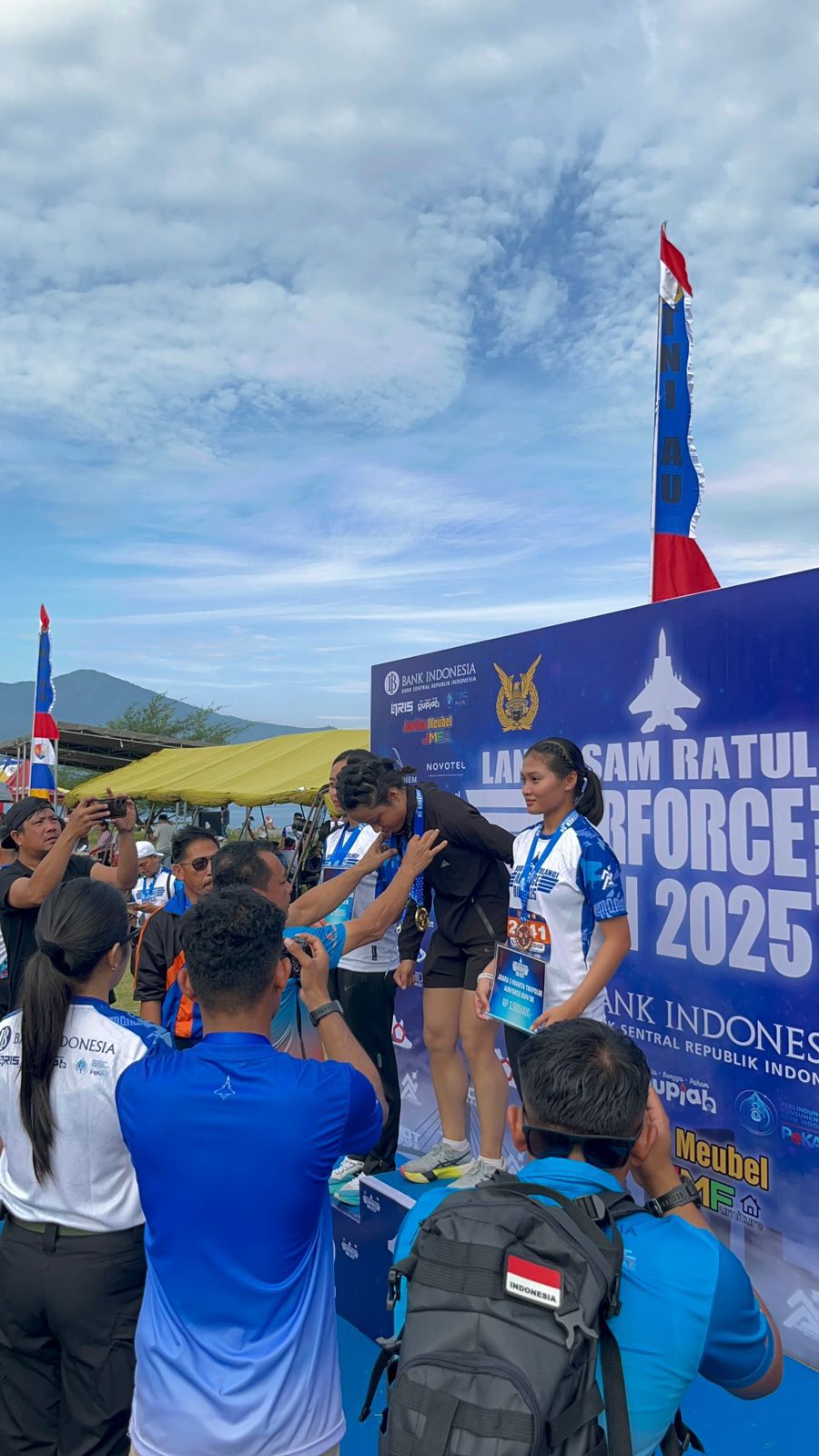 Bripda Navesha Hiola Raih Juara 1 Kategori TNI/Polri Putri di Air Force Run Lanud Sam Ratulangi Manado