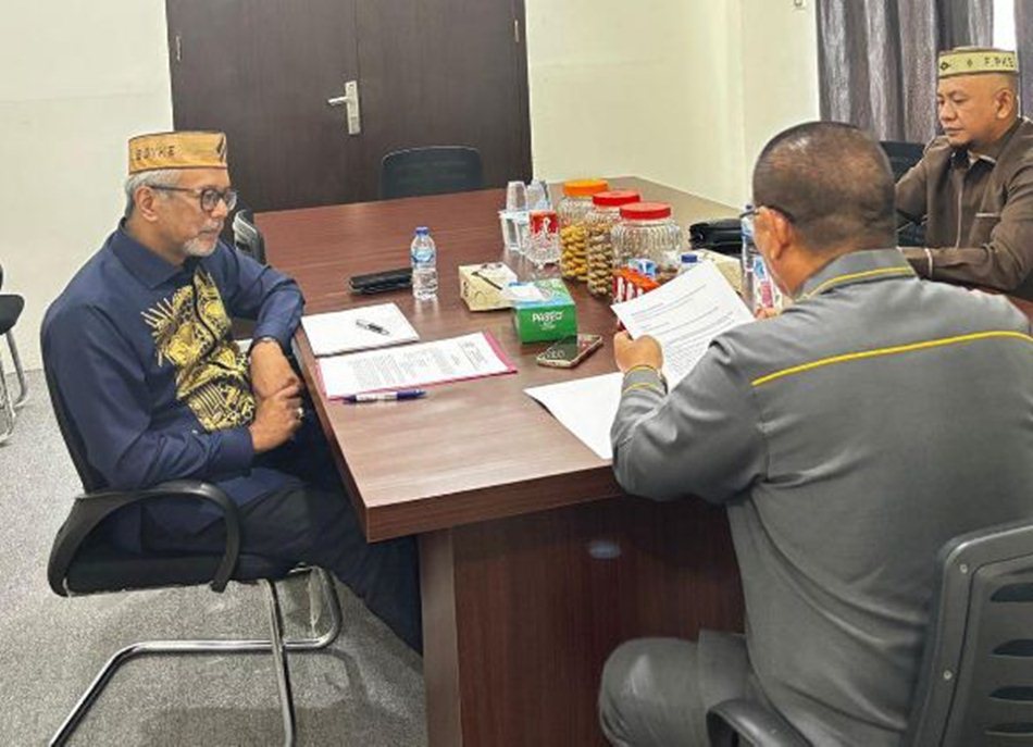 Direktur PT Puncak Emas Tani Sejahtera (PT PETS), Boyke Poerbaya Abidin, memenuhi   panggilan Badan Kehormatan (BK) DPRD .(F:ist)
