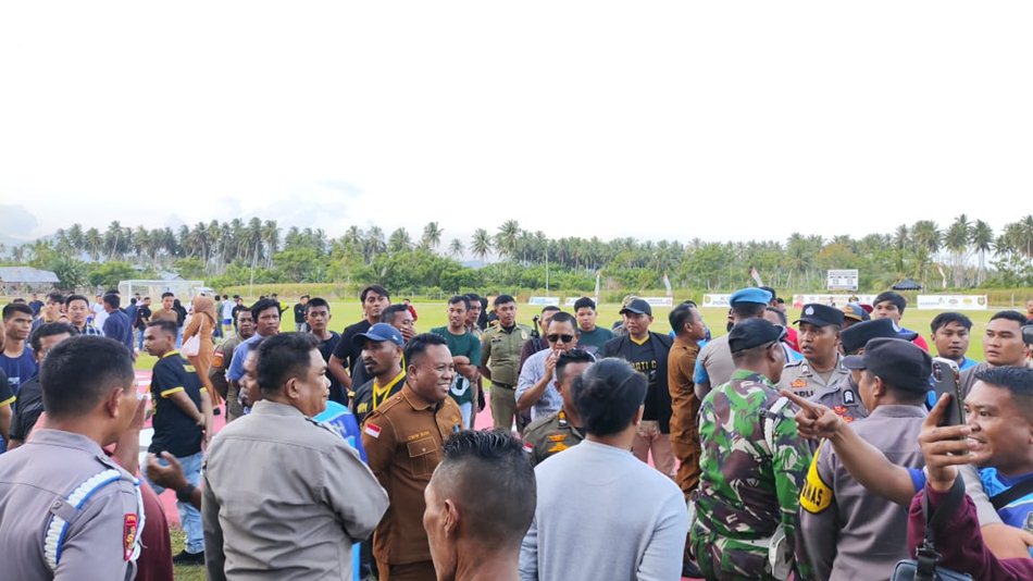 Ketegangan memuncak usai pertandingan berakhir dengan skor 3-1 untuk kemenangan  Lemito FC.(F:Ist)