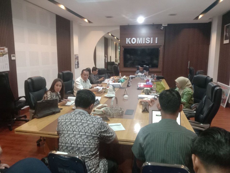 Komisi I DPRD Provinsi Gorontalo rapat kerja mengupas tuntas rencana anggaran 2026 dari Biro Umum.(F:Gp-JP)