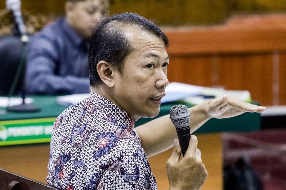 Pakar akuntansi Unair, Zaenal Fanani menjadi ahli dalam sidang di Pengadilan Niaga Surabaya.(F:JP)