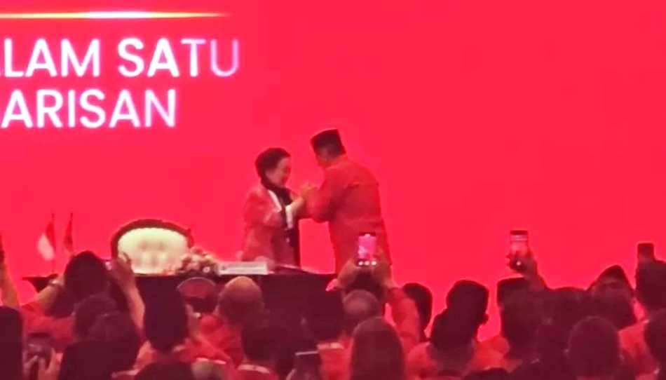 Megawati Soekarnoputri kembali ditetapkan sebagai Ketua Umum PDIP, dan   kembalinya Hasto Kristiyanto ke panggung politik partai.(F:JP)