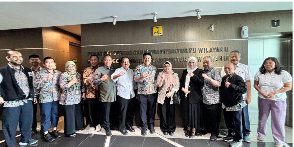 Komisi III DPRD Provinsi Gorontalo Melakukan konsultasi ke Badan Pengembangan Infrastruktur Pekerjaan Umum Wilayah III. (F:humas)