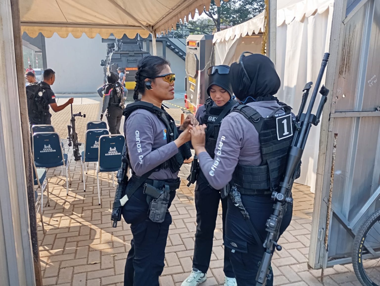 Polwan Brimob Polda Gorontalo