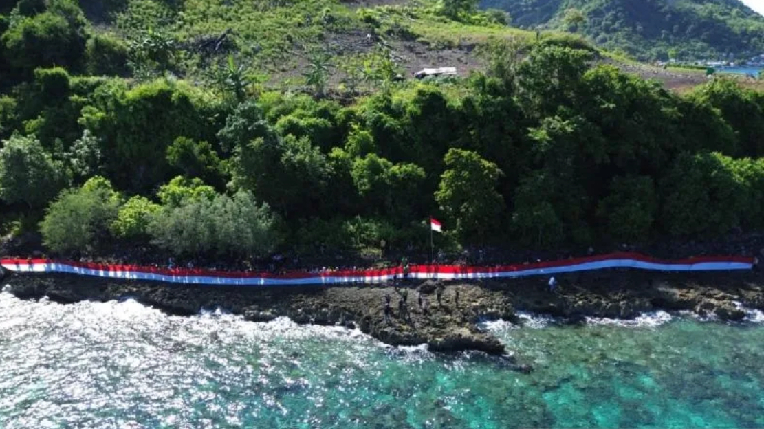 Pecinta Alam Gorontalo bentangkan Bendera Merah Putih 80 meter